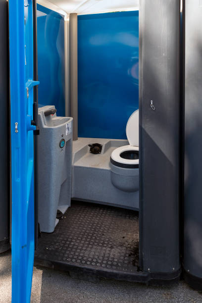 Portable Toilet Options We Offer in Kouts, IN